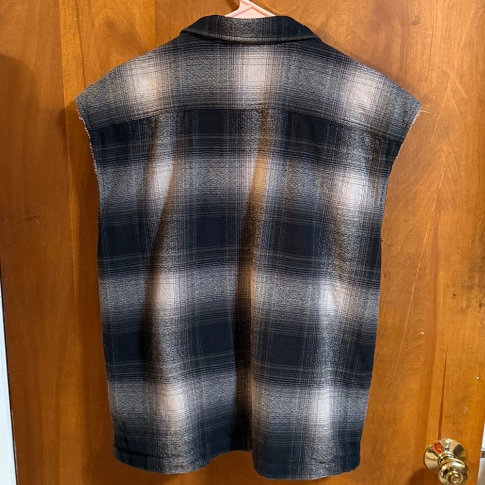 PLAYBOY Black and Gray Plaid Sleeveless Shirt - Picture 8 of 8